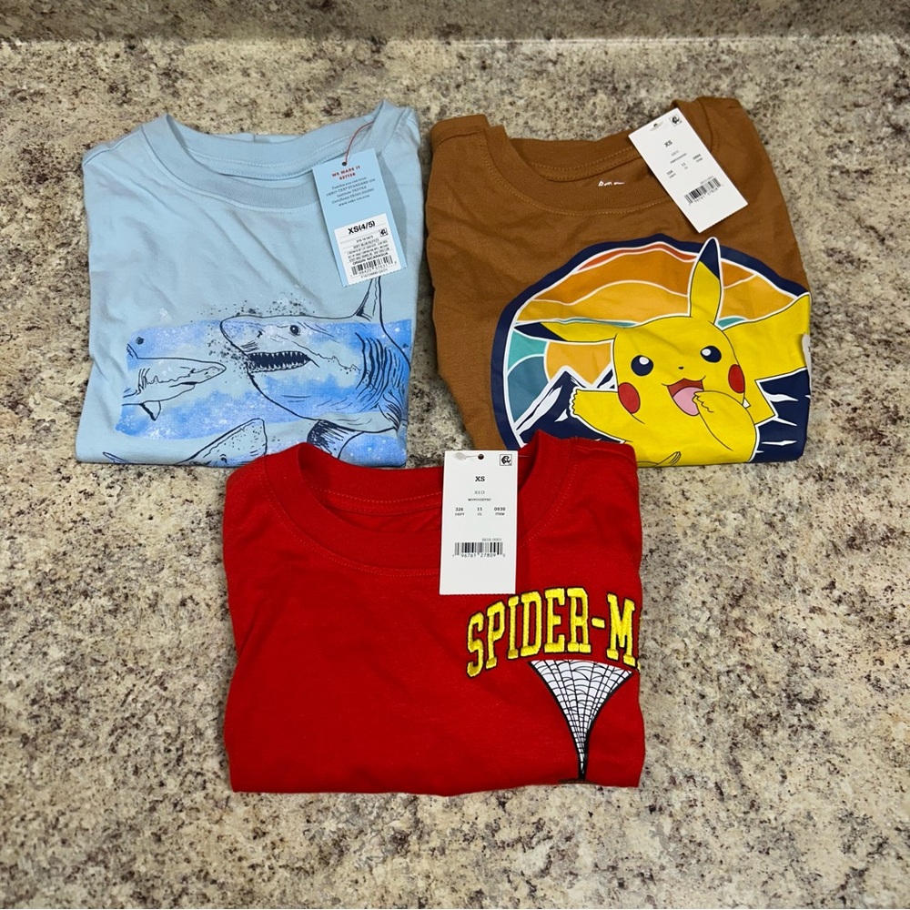 Boys XS (4/5) Graphic T Shirt Bundle Spider-Man Pokemon Sharks NWT